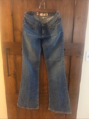 Women’s Mid Wash Flared Jeans - Comfortable Wide Leg